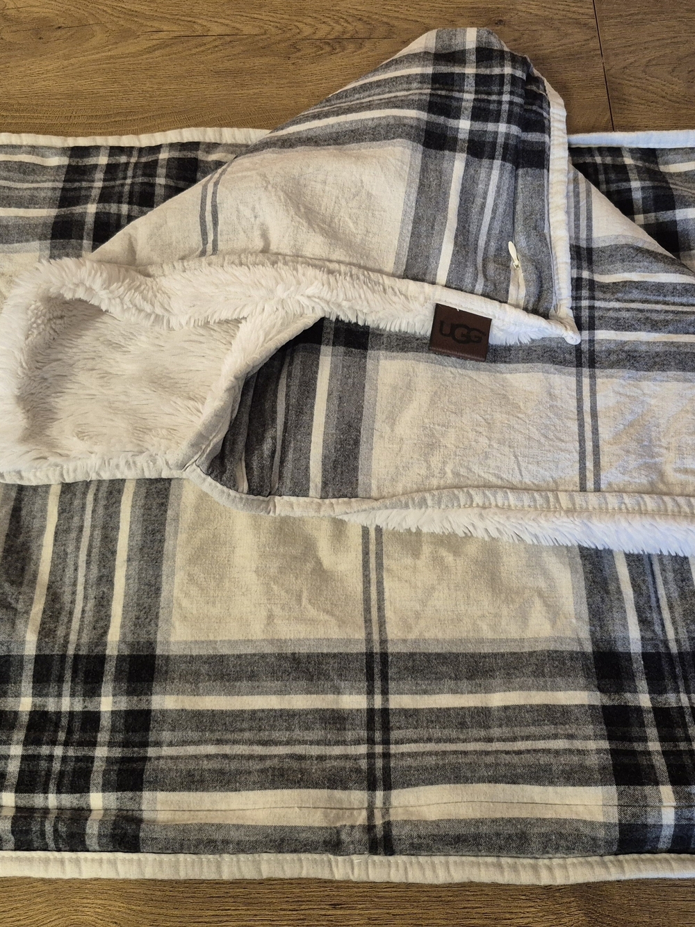 UGG Hooded Plaid Sherpa Pillow Case  - Cream, Black & Gray